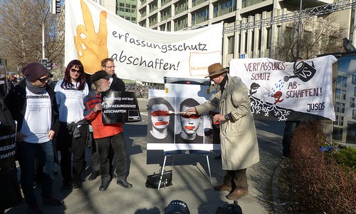 Verfassungsschutz deckt NSU: Aktion und Prozesstag in München Verfassungsschutz deckt NSU: Aktion und Prozesstag in München