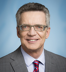 Dieser Mann will Sie noch mehr überwachen: Innenminister Thomas de Maizière Quelle: BPA / Jesco Denzel